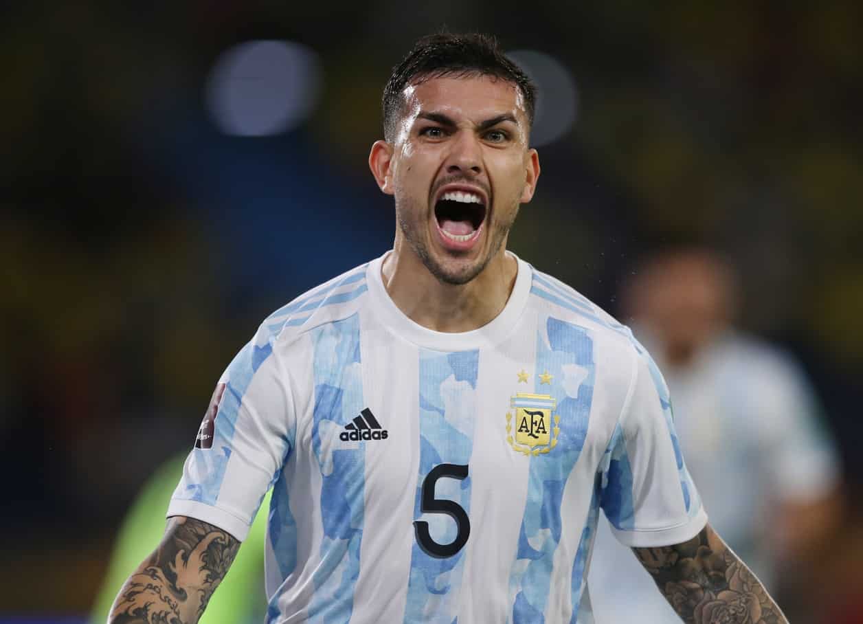 Leandro Paredes vuelve a entrenar con la Selección Argentina y podría estar en el debut del Mundial 2026